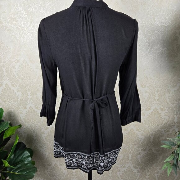 Pretty Good Size Medium Black Tunic White Embroidery Roll Tab Sleeves Back Tie - Picture 9 of 16